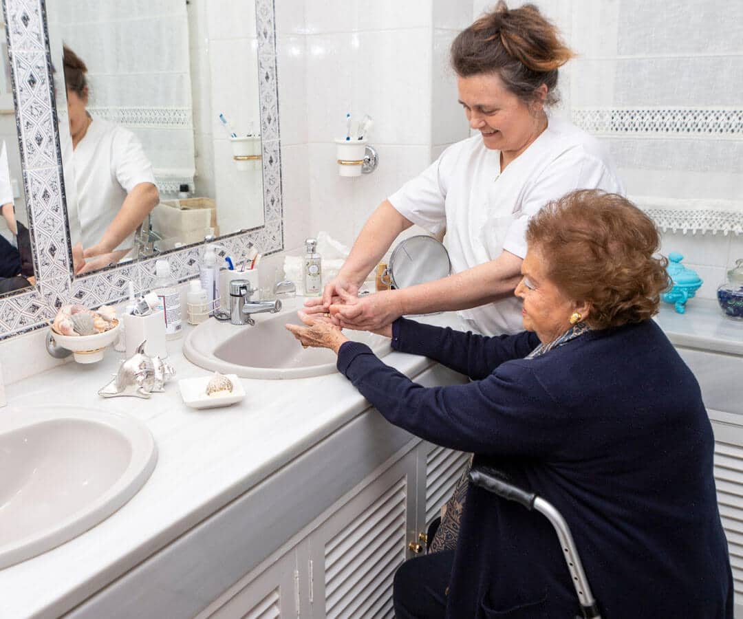 washing hands for senior